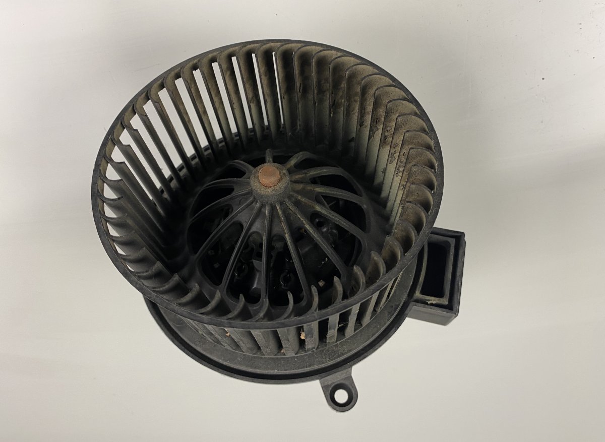 Chrysler Grand Voyager / Town & Country Heater Blower Motor Heater blower motor — CHRYSLER VOYAGER V (RT) (...