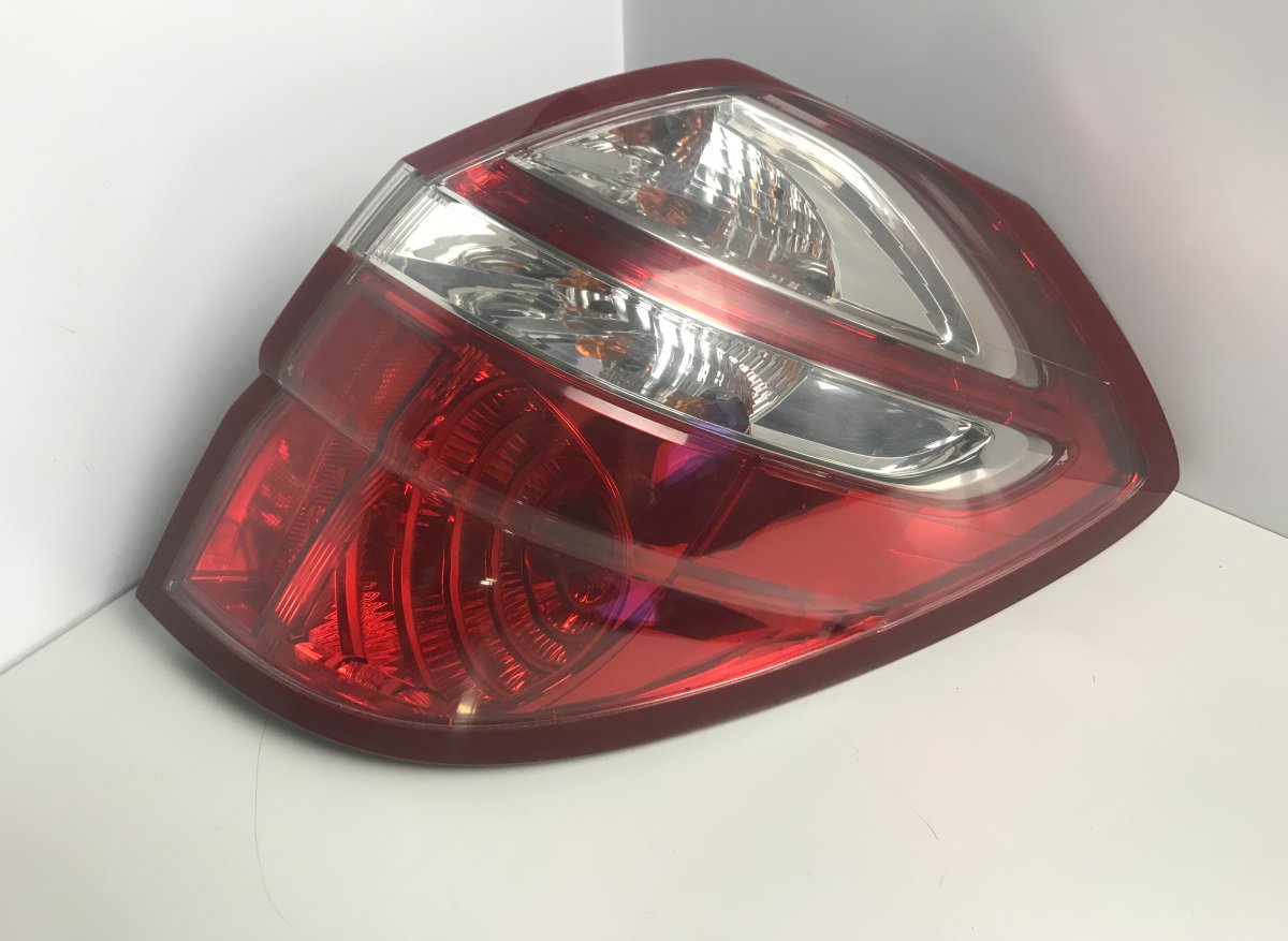 Subaru Legacy Tail light, right SUBARU LEGACY IV / Outback (2003-2009) Tail lig...