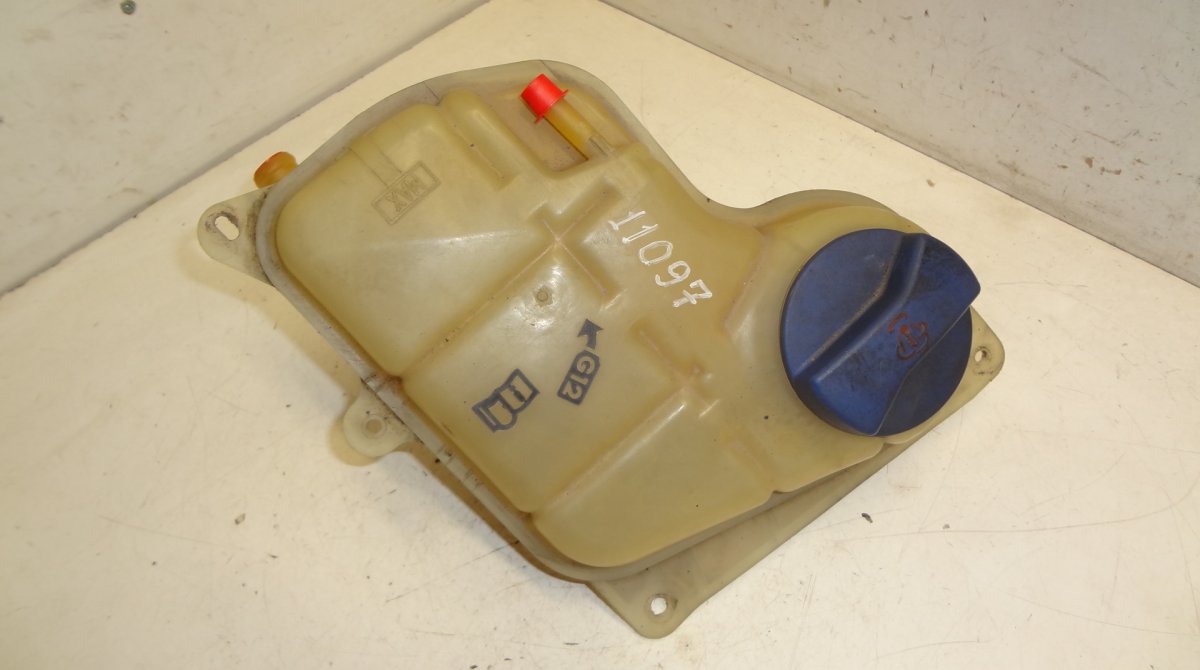 Volkswagen Passat Expansion Tank VW PASSAT B5 (3B2) (1996-2000) Expansion Tank 8...