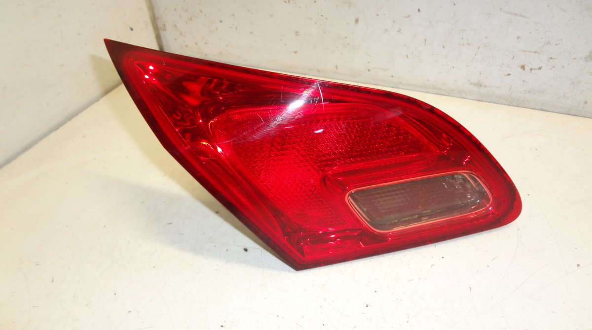 Opel Astra (H) Inner tail light, left OPEL ASTRA J (P10) (2009-2015) Inner tail light...