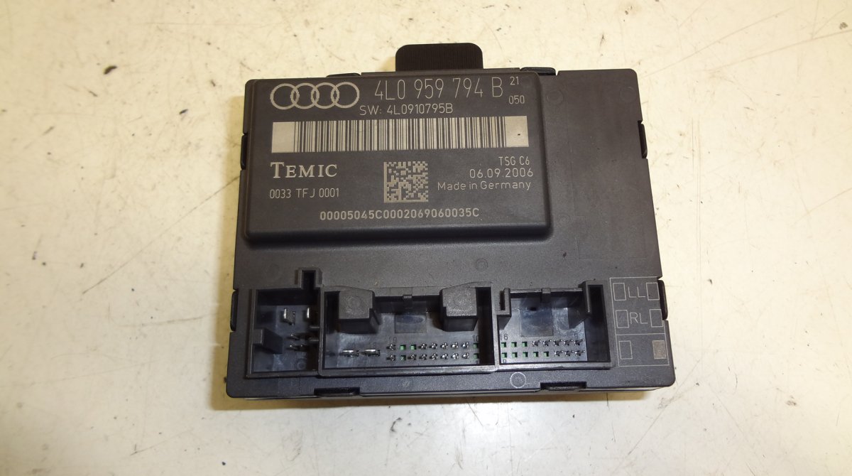 Audi Q7 (4L) Door control unit rear right AUDI Q7 (4L) (2006-2015) Door control unit rear...