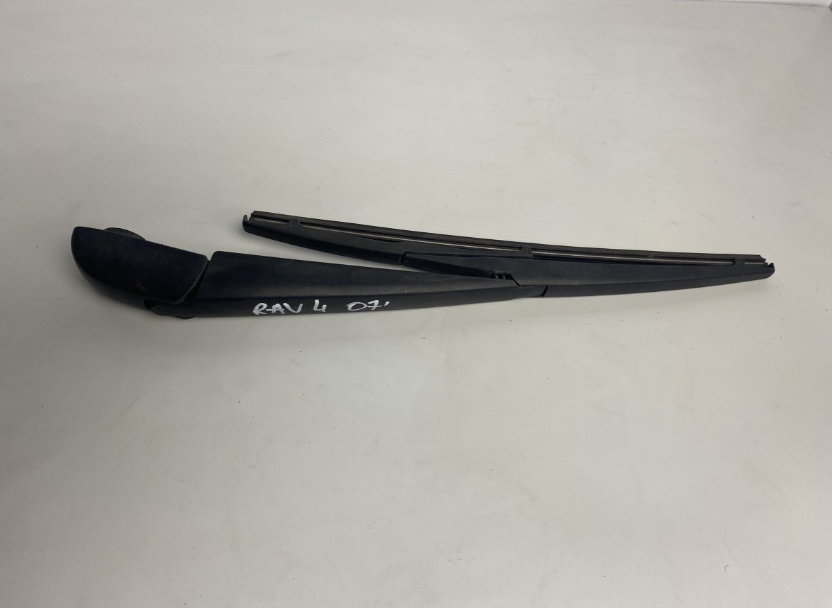 Toyota RAV4 (XA30) Заднее стекло, рычаг стеклоочистителя TOYOTA RAV 4 III (XA30) (2005-2012) Rear Window...