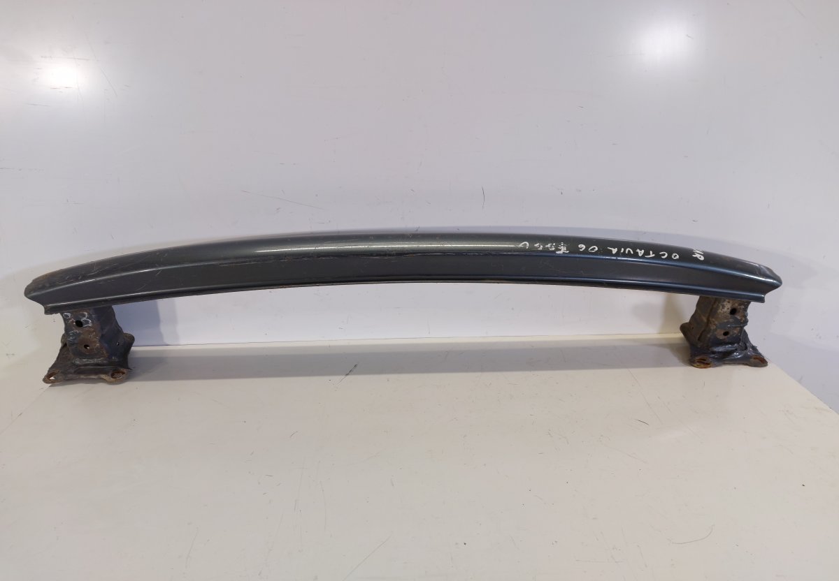 Skoda Octavia задний бампер, штифт SKODA OCTAVIA II (1Z) (2004-2013) Rear bumper b...