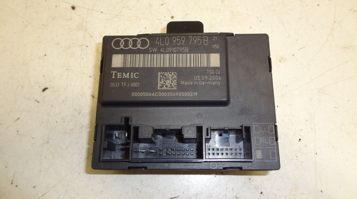 Audi Q7 (4L) Door control unit rear left AUDI Q7 (4L) (2006-2015) Door control unit rear...