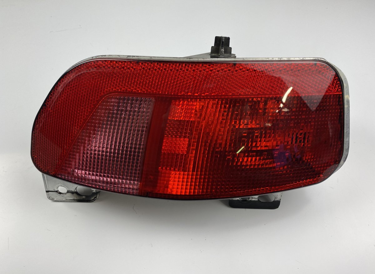 Citroen C4 Picasso / SpaceTourer Extra light / reflector in rear bumper left CITROËN C4 Picasso II (2013-2022) Extra light /...