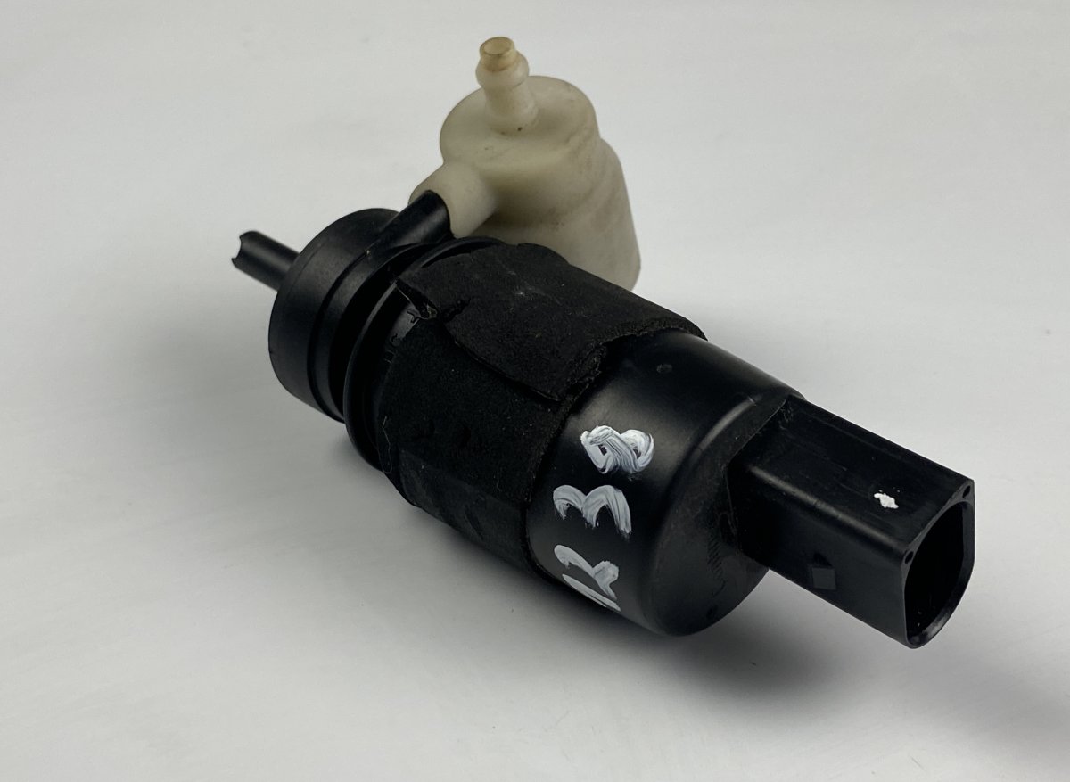 Audi A6 (C6) Washer pump Windscreen AUDI A6 / A6 ALLROAD (C6, 4F) (2004-2011) Washe...