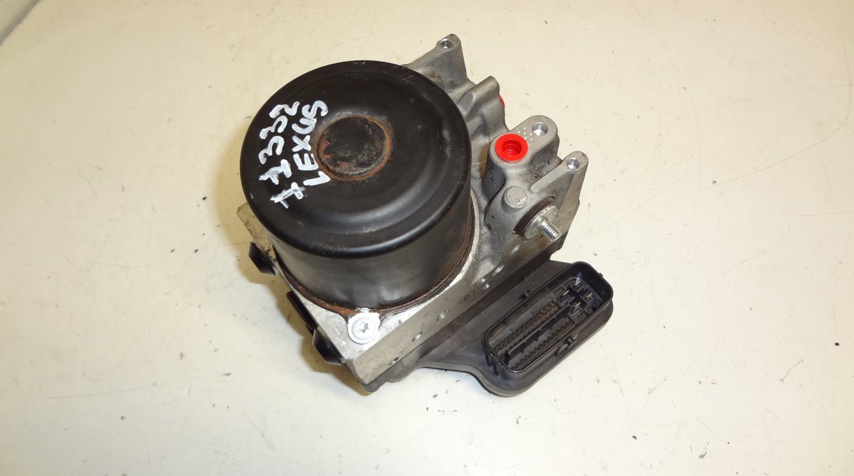 Lexus IS ABS hydraulic unit / pump LEXUS IS II (XE20) (2005-2013) ABS hydraulic un...