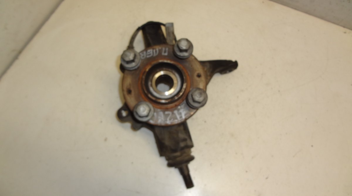 Citroen C4 Picasso Wheel bearing housing front left CITROËN C4 Picasso I (UD, UA) (2006-2013) Wheel...