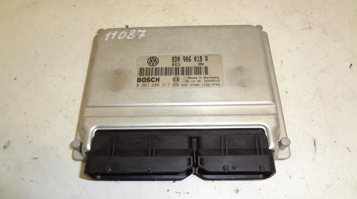 Volkswagen Passat Engine Control Unit / module (ECU) VW PASSAT B5 (3B2) (1996-2000) Engine Control U...