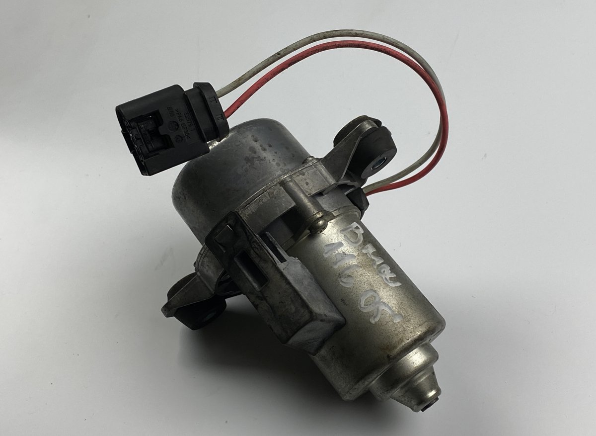 BMW 1 (E81 / E82 / E87 / E88) Vacuum pump Brakes BMW 1 (E81, E82, E87, E88) (2003-2013) Vacuum p...