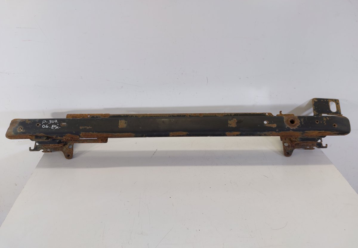 Peugeot 307 etupuskurin palkki PEUGEOT 307 (2000-2007) Front Bumper Beam

Gene...