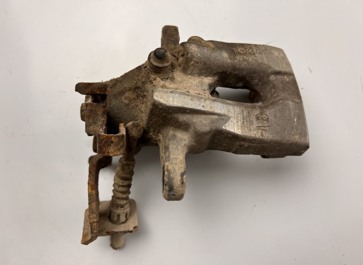 Toyota Corolla Brake caliper rear right TOYOTA COROLLA X (E140, E150) (2006-2012) Brake...