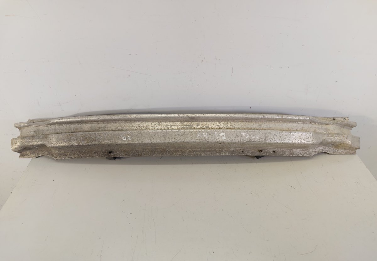 Audi A4 (B6) задний бампер, штифт AUDI A4 (B7) (2004-2008) Rear bumper beam 8E080...