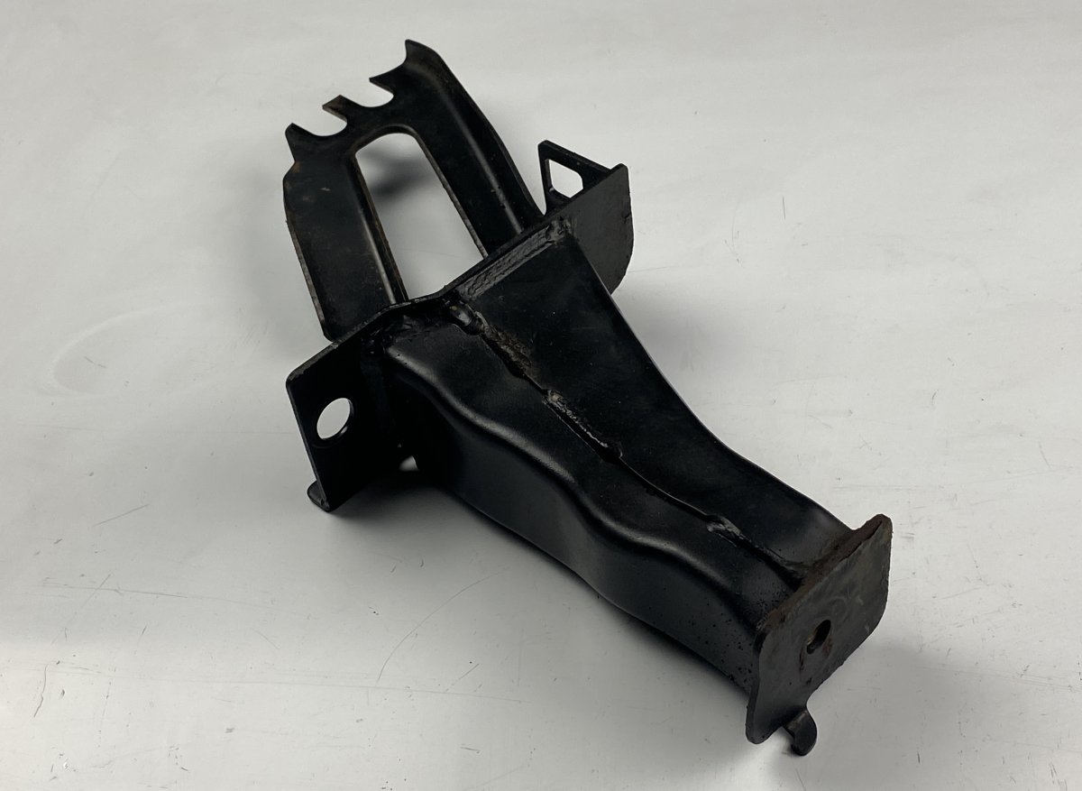 Volvo XC60 Front Bumper beam holder right VOLVO XC60 I (2009-2017) Front Bumper beam hold...