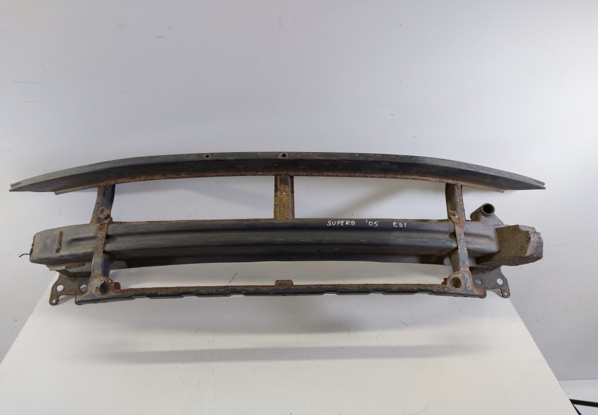Skoda Superb (3U) передний бампер, штифт SKODA SUPERB I (3U4) (2001-2008) Front Bumper B...
