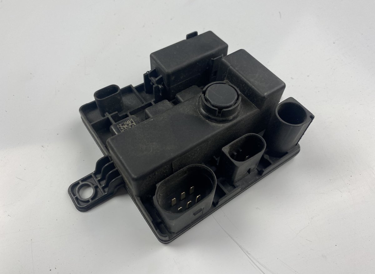 BMW X5 (E70) Body control module (BCM) BMW X5 (E70) (2007-2013) Body control module (B...