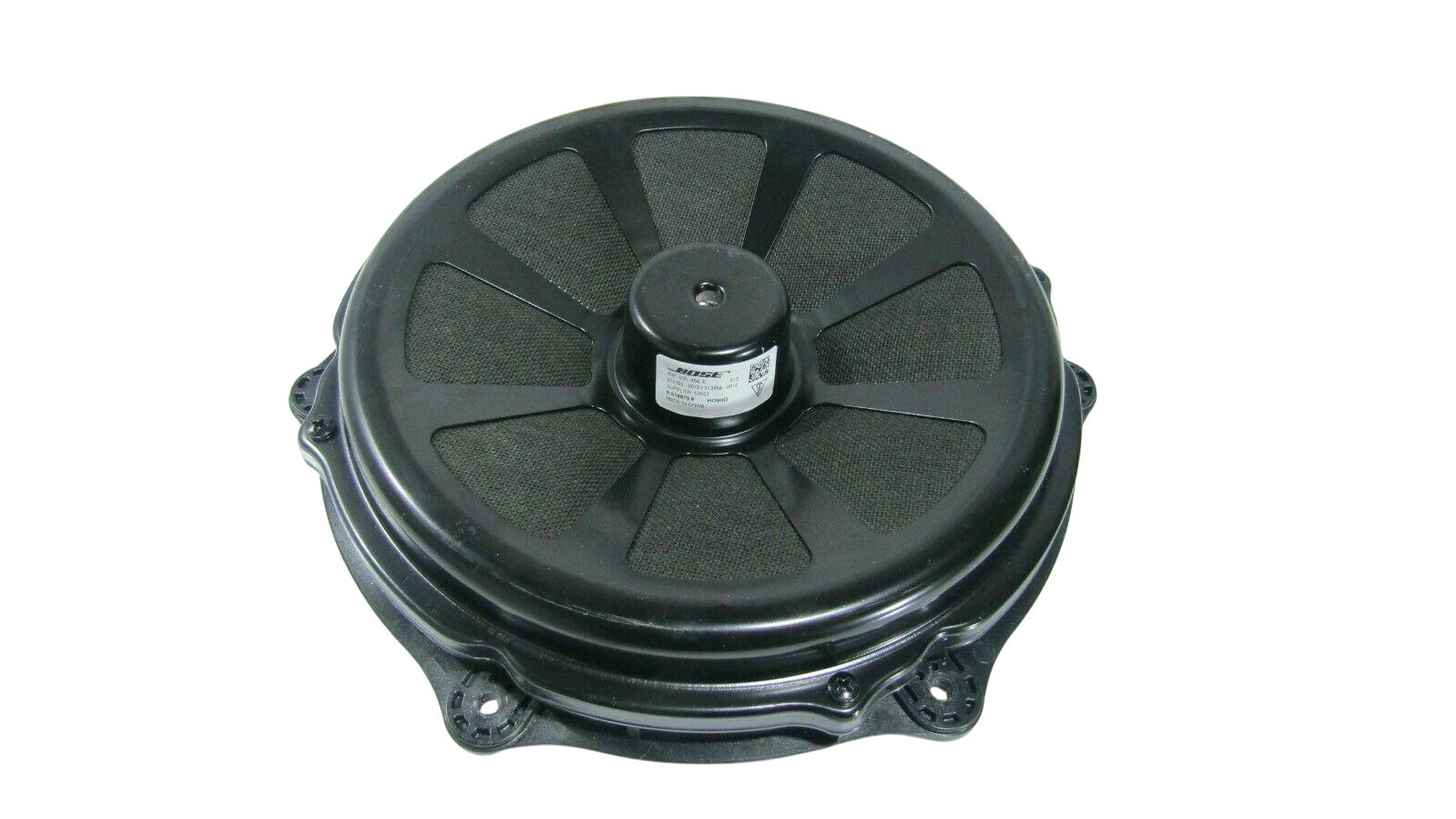 Porsche Panamera Front door speaker Porsche PANAMERA Front door speaker

VIN: WP0AB...