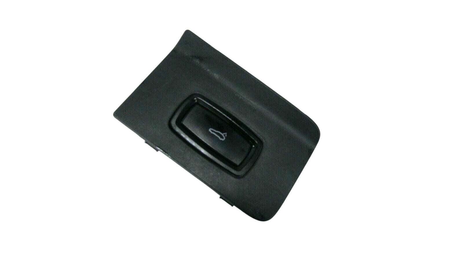 Porsche Panamera Tailgate/boot open switch button Porsche PANAMERA tailgate/boot opening switch b...