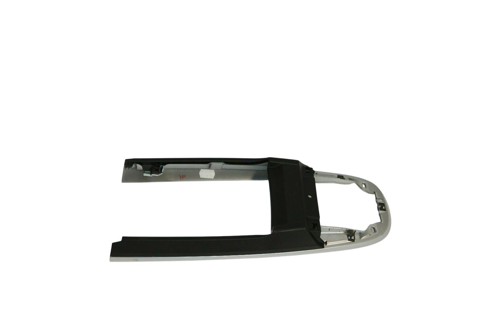 Porsche Cayman (981) Steering wheel trim Porsche CAYMAN steering wheel trim

VIN: WP0ZZZ...