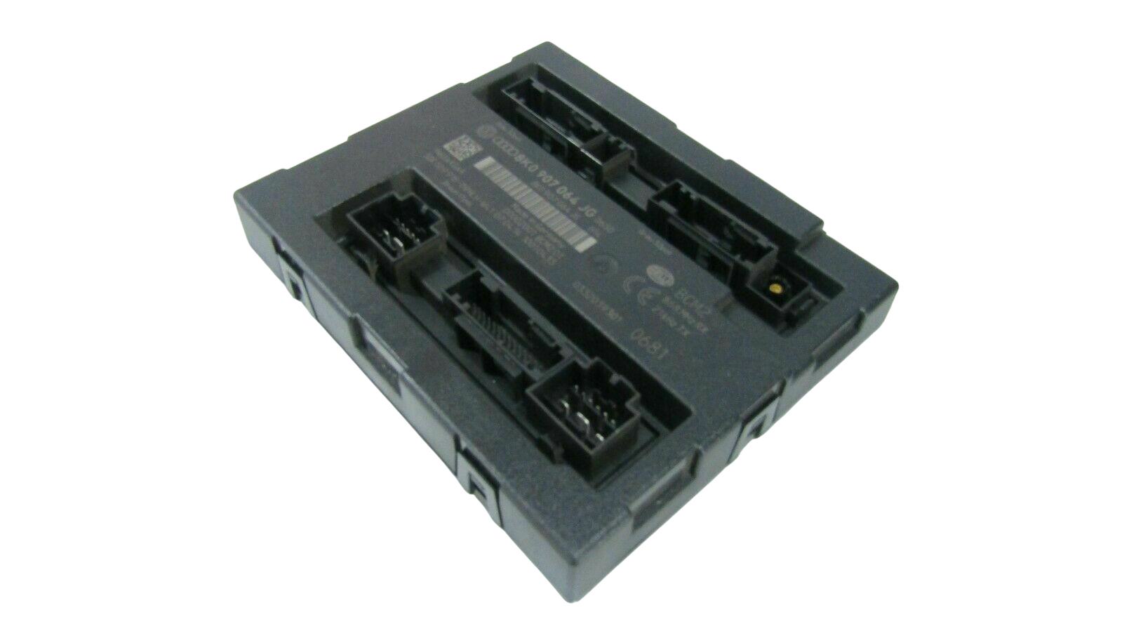 Audi A4 (B9) Comfort/convenience module AUDI A4 Comfort/convenience module

VIN: WAUZZZ...