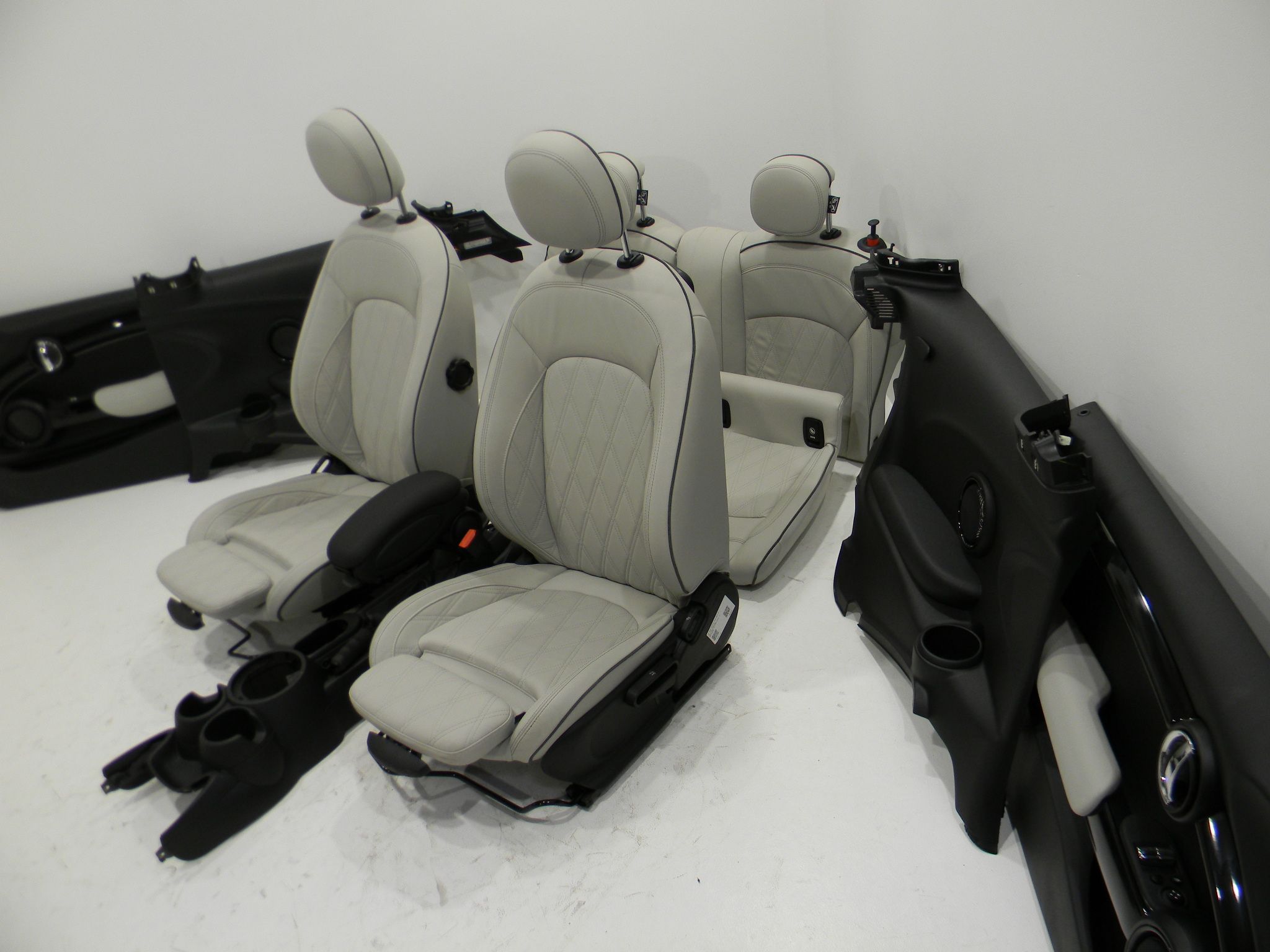 BMW 5 / i5 (G60 / G61) MINI LederSitze / LeatherSeat BMW MINI F56, MINI F56 LCI MINI LederSitze / Le...