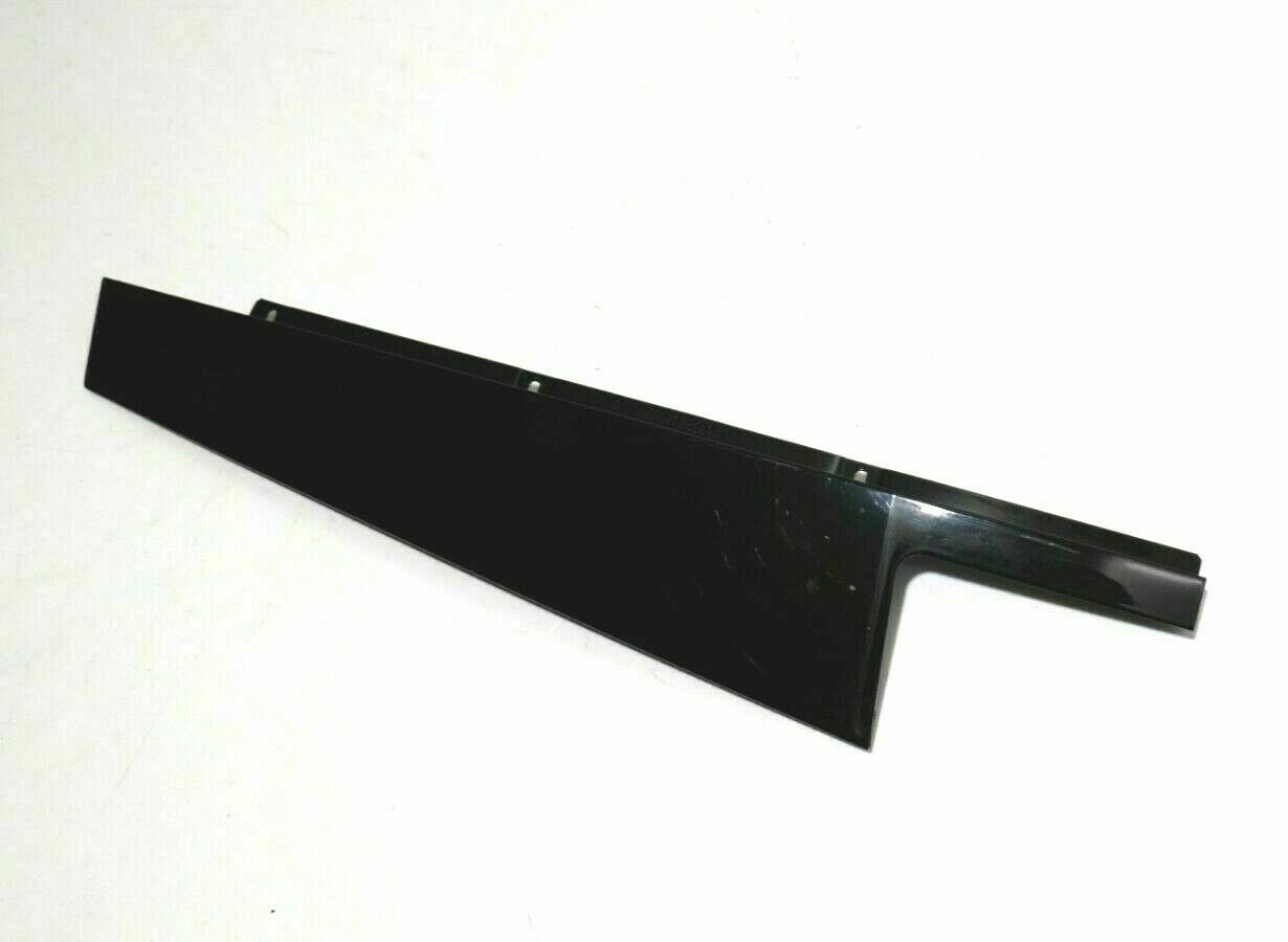 Mercedes-Benz SLS AMG (C197) Front door glass trim molding Mercedes-benz AMG Front door glass trim molding...