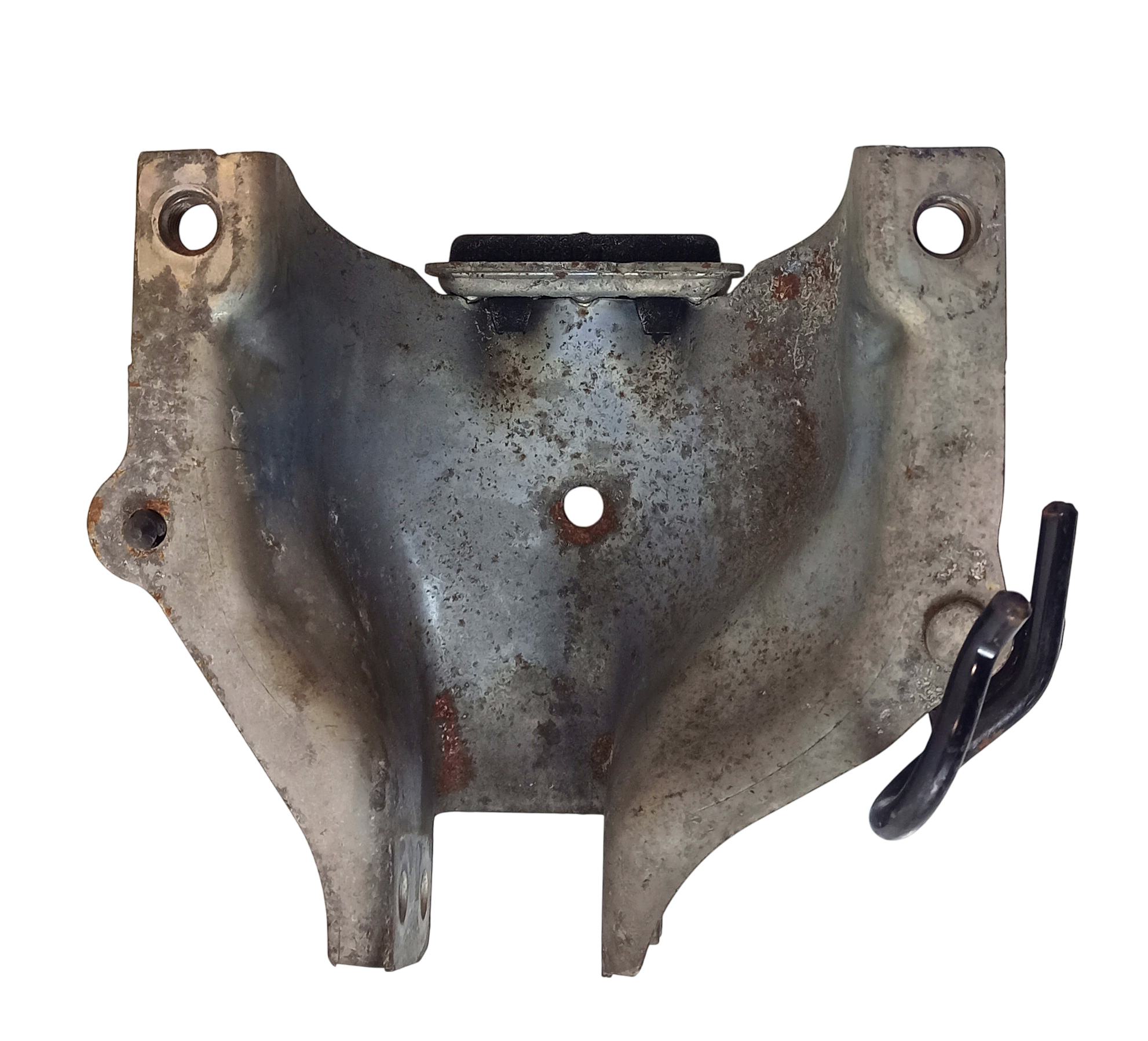 Audi A4 (B9) Engine mounting bracket AUDI A4 Engine mounting bracket

VIN: 11-11111