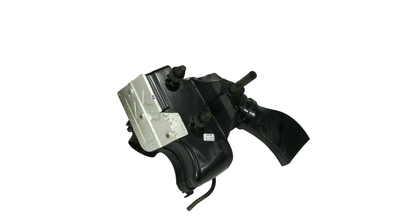 Audi A4 (B9) Air filter box
