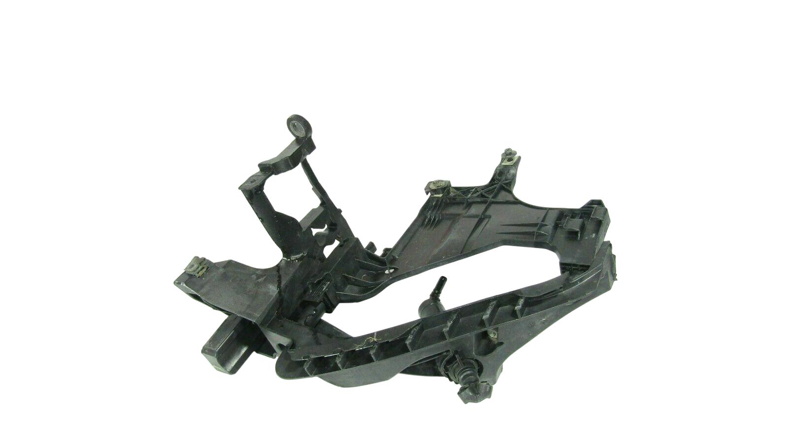Audi A4 (B9) Headlight/headlamp mounting bracket AUDI A4 Headlight/headlamp mounting bracket

VI...