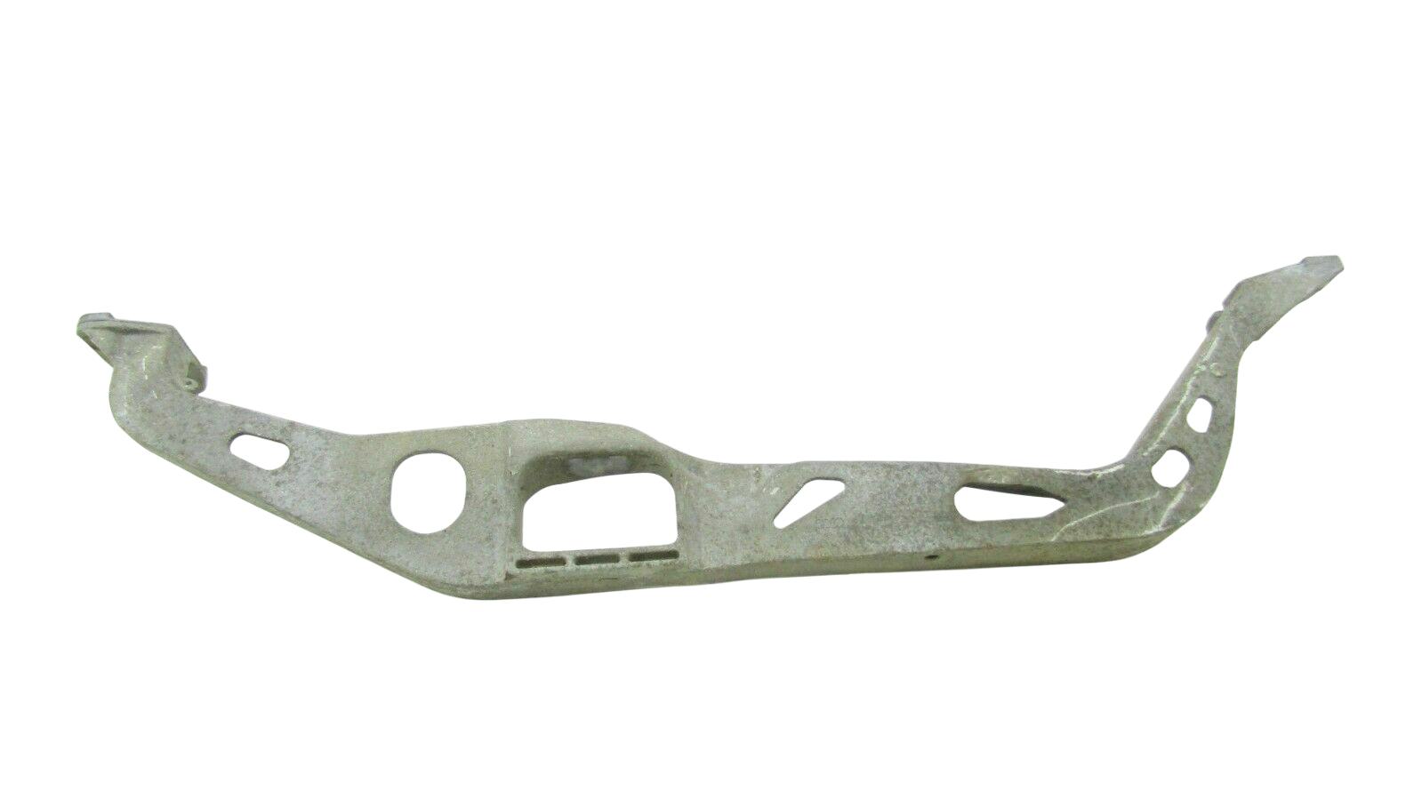 Audi A4 (B9) Engine mounting bracket AUDI A4 Engine mounting bracket

VIN: WAUZZZ8KX...