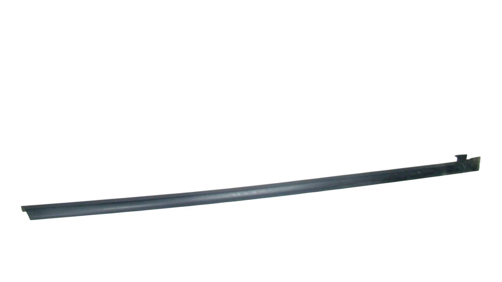 Porsche Cayenne Side skirt front trim Porsche CAYENNE side skirt front trim

VIN: DU5...