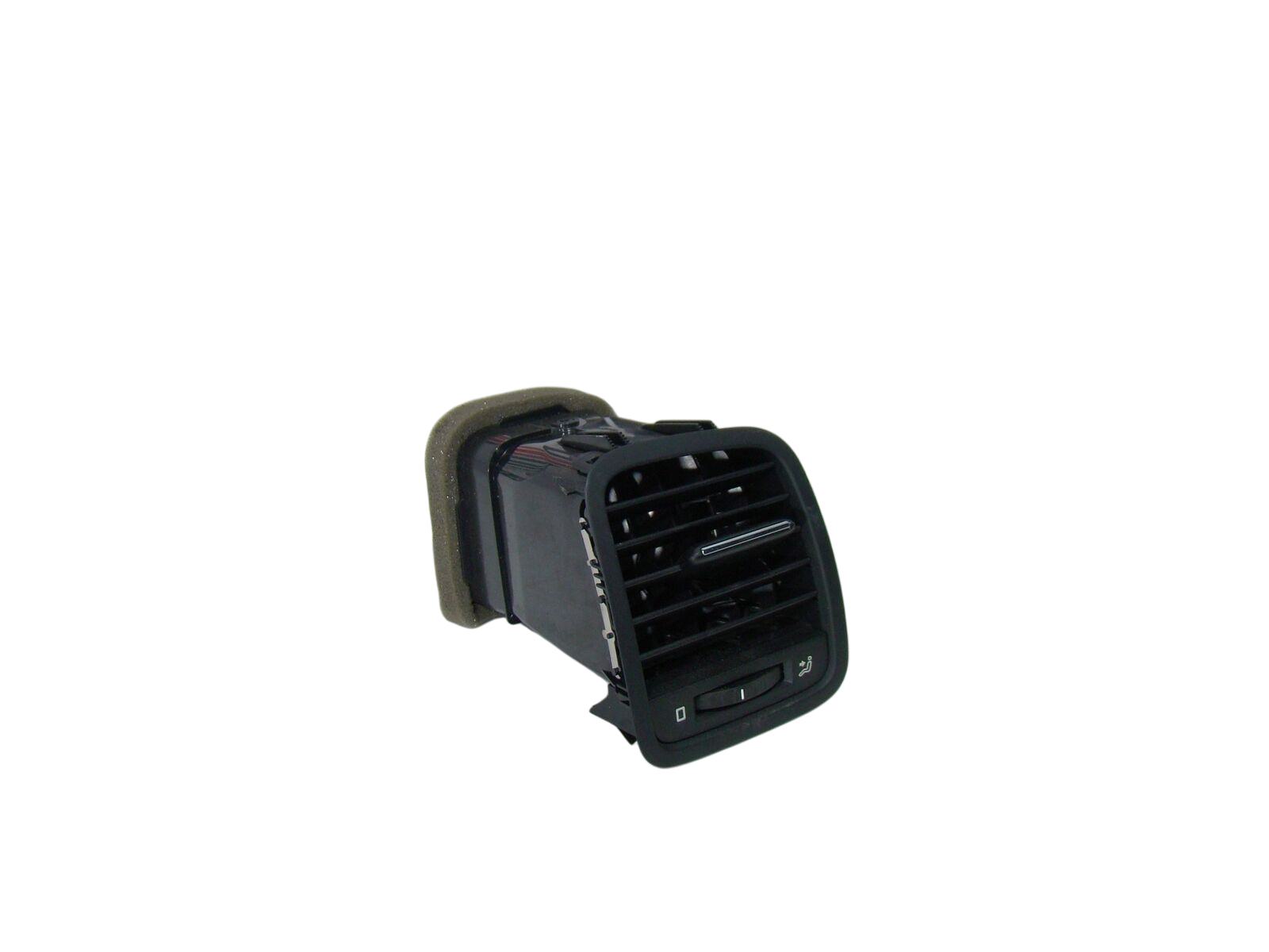 Skoda Yeti Dashboard side air vent grille/cover trim Škoda YETI dashboard side air vent grille/cover...