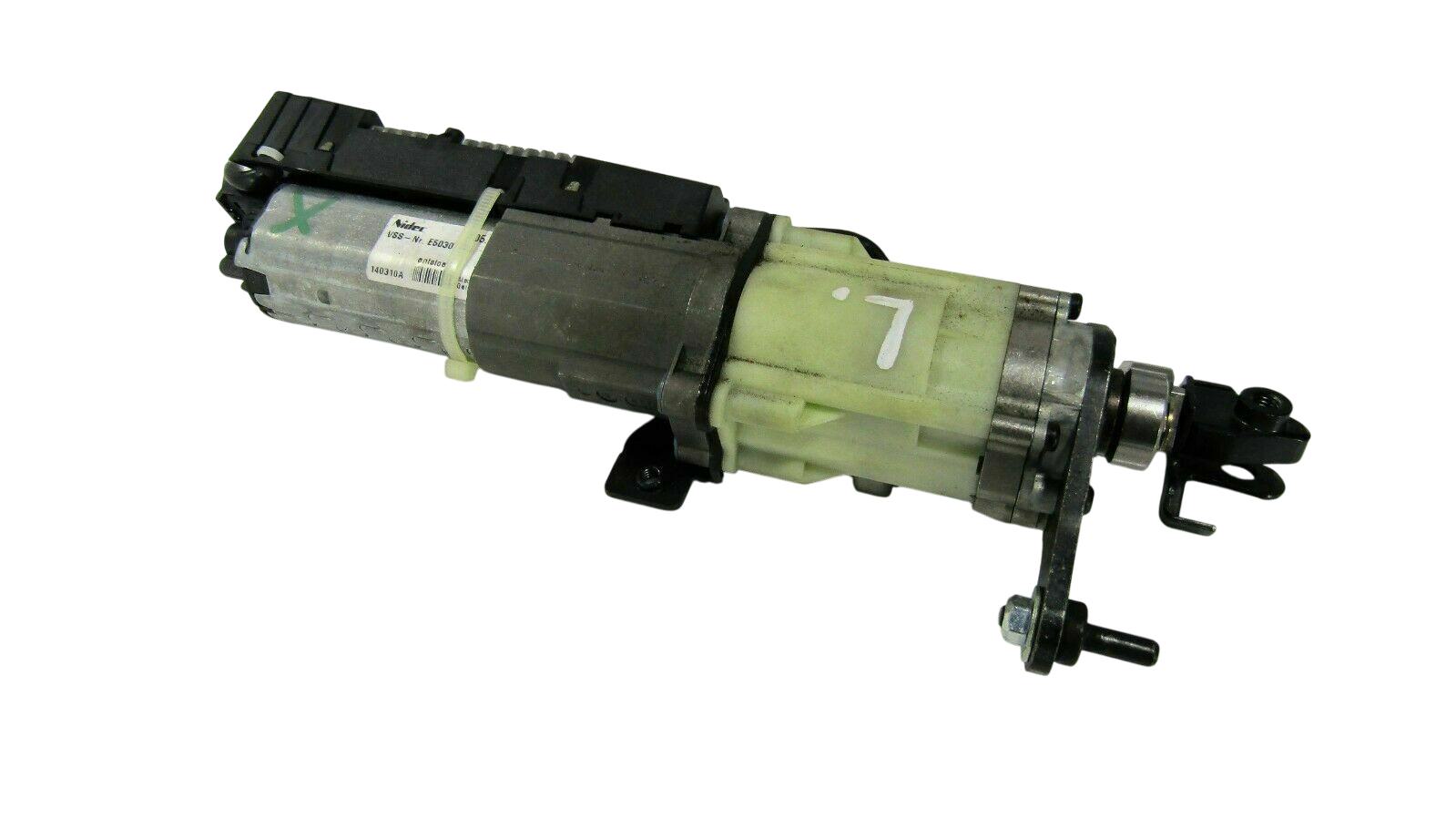 Audi A4 (B9) Soft lock spindle drive AUDI A4 Soft lock spindle drive

VIN: WAUZZZ8KX...