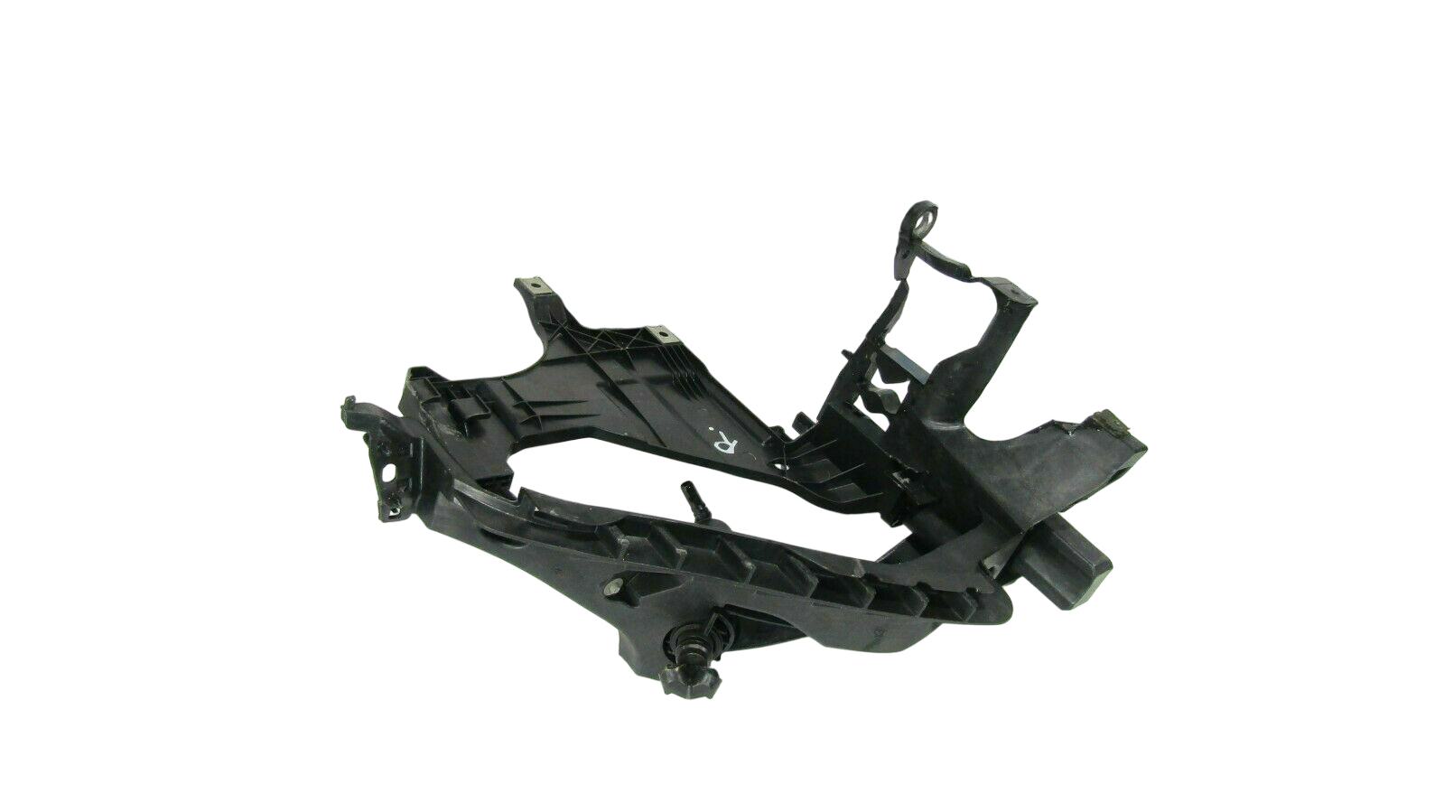 Audi A4 (B9) Headlight/headlamp mounting bracket AUDI A4 Headlight/headlamp mounting bracket

VI...