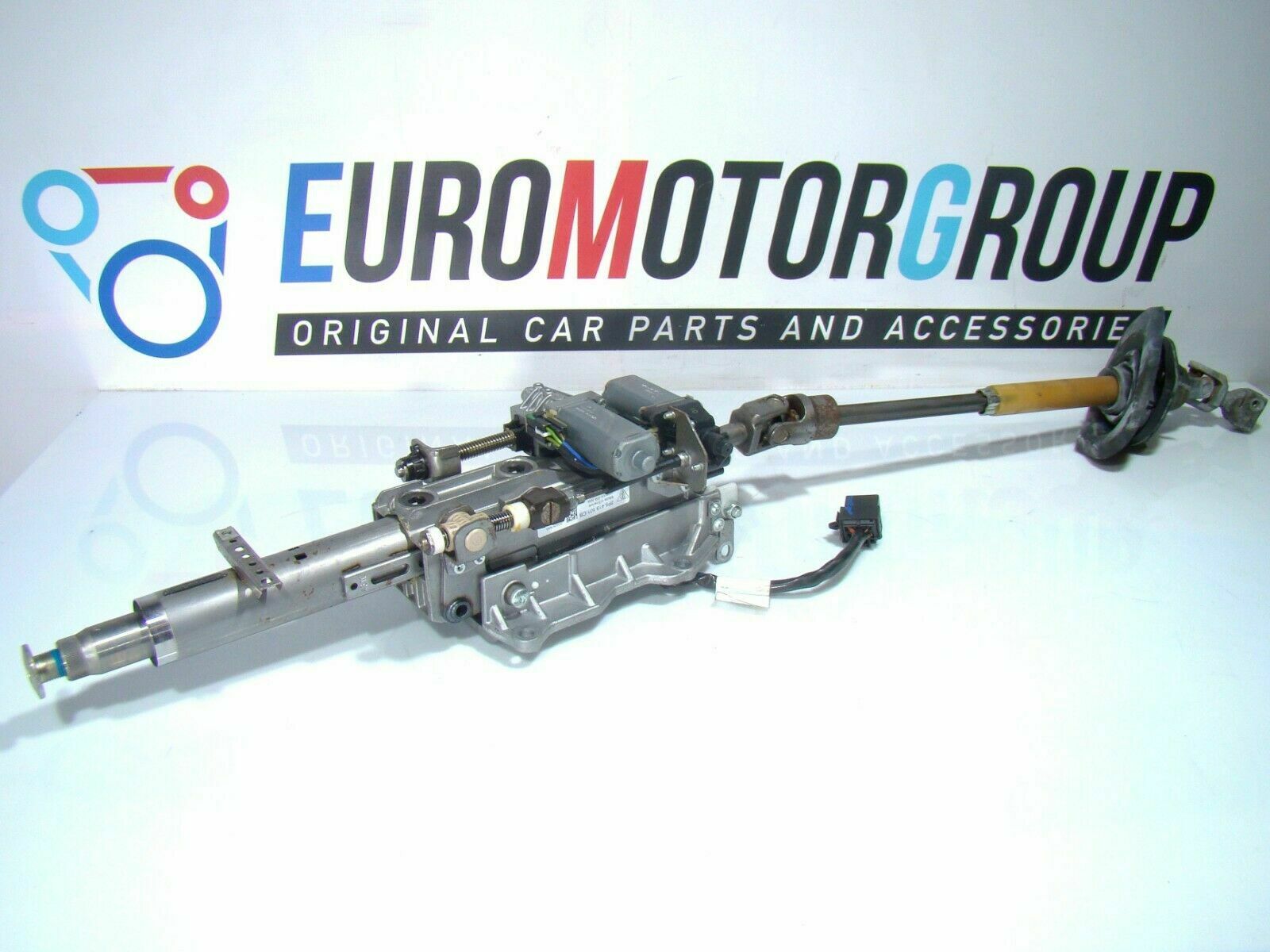 Porsche Cayenne Steering wheel axle set Porsche CAYENNE Steering wheel axle set

VIN: W...