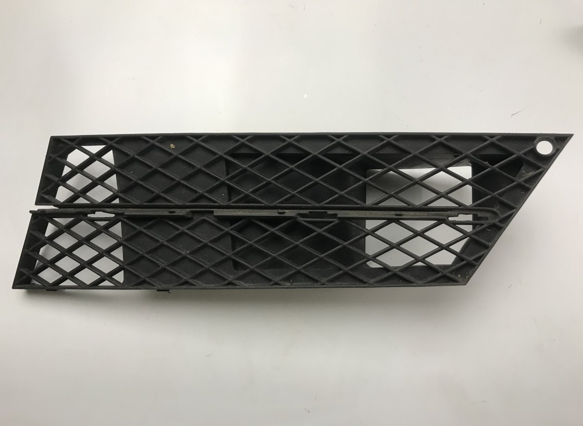 BMW 5 (E39) Front Bumper Grille Left BMW 5 (E60, E61) (2003-2010) Front Bumper Grill...