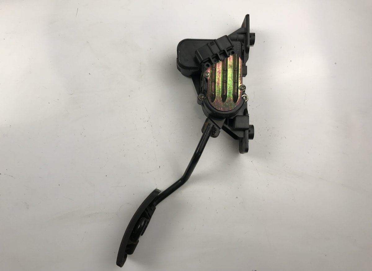 Mitsubishi Grandis Accelerator Pedal MITSUBISHI GRANDIS II (NA_W) (2003-2011) Accele...