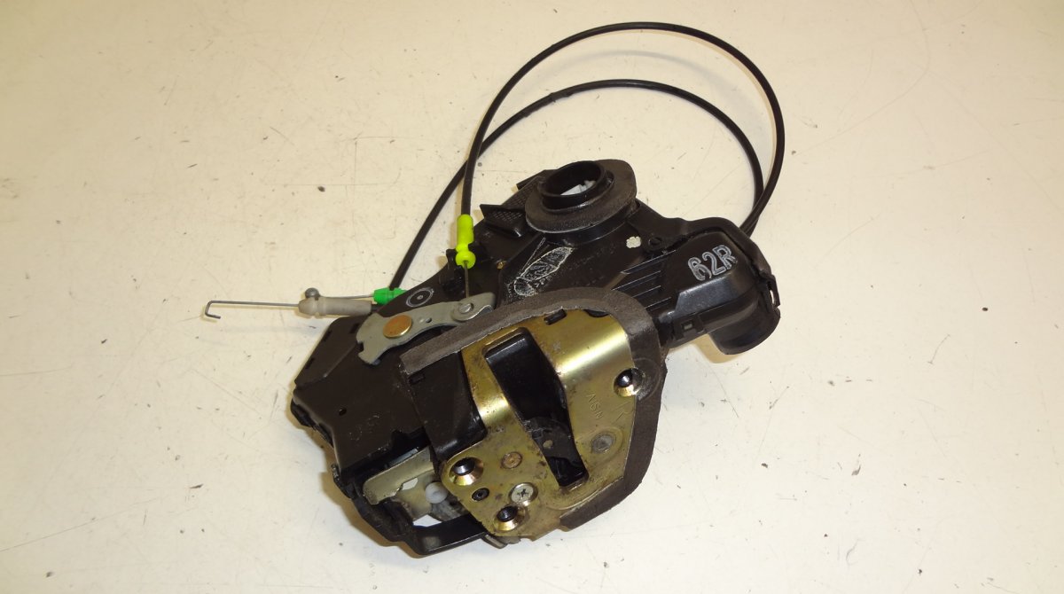 Toyota Avensis (T25) Door Lock Front Left TOYOTA AVENSIS (T250) (2003-2008) Door Lock Fro...