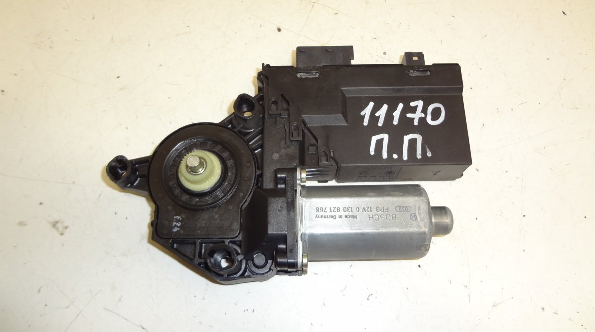 Peugeot 307 Front Right Window Regulator Motor PEUGEOT 307 (2000-2007) Front Right Window Regu...