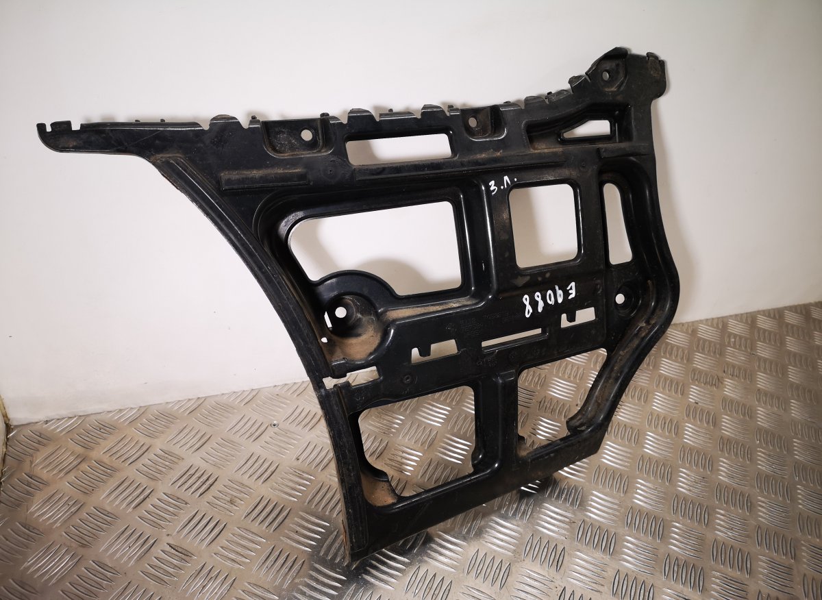 BMW 3 (E46) Left rear bumper carrier holder on fender
