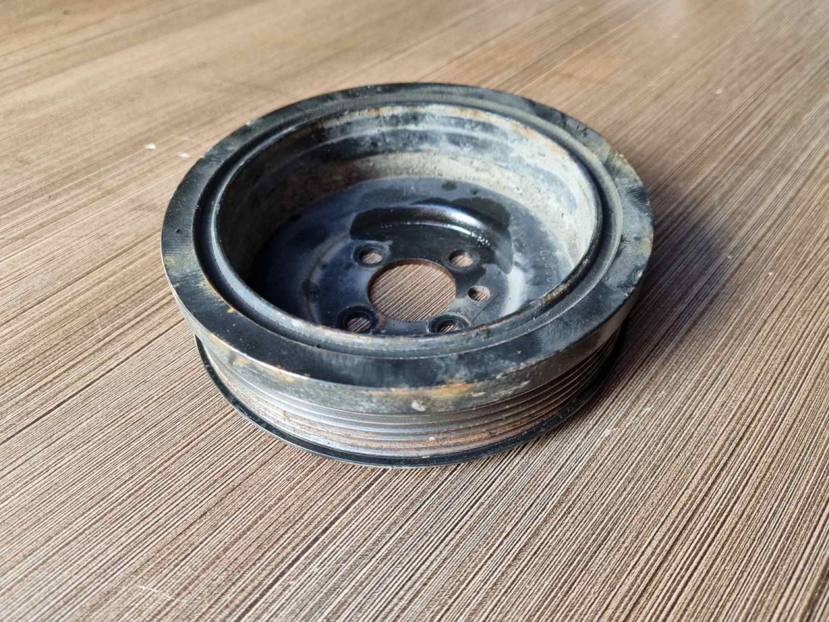 Volkswagen Golf 5 Crankshaft pulley VW GOLF V (1K) (2003-2009) Crankshaft Pulley 03...
