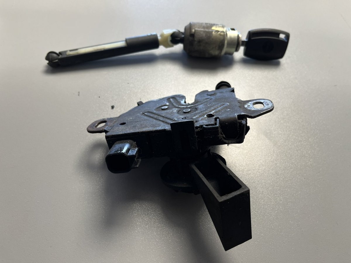Ford Focus Hood Latch