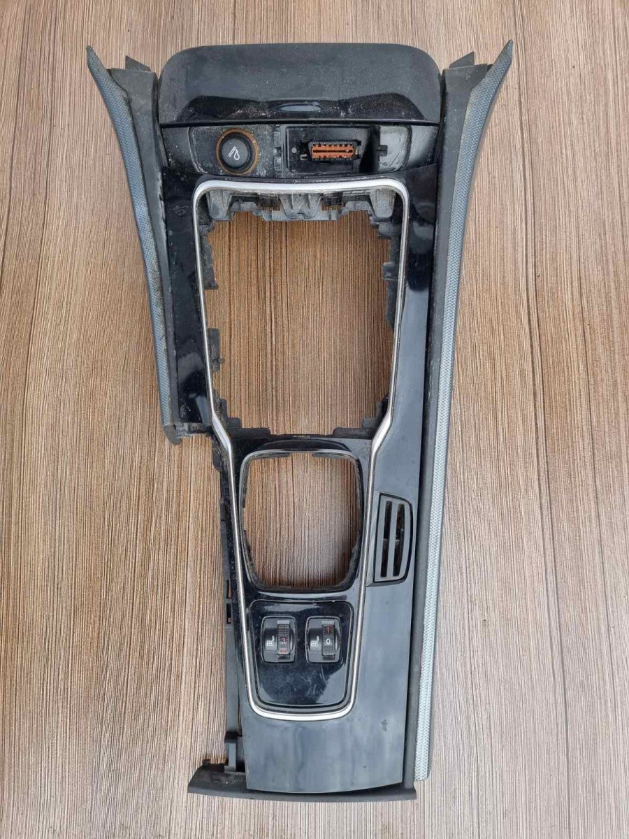 Peugeot 508 center console PEUGEOT 508 I (W23) (2010-2018) Center Console ...