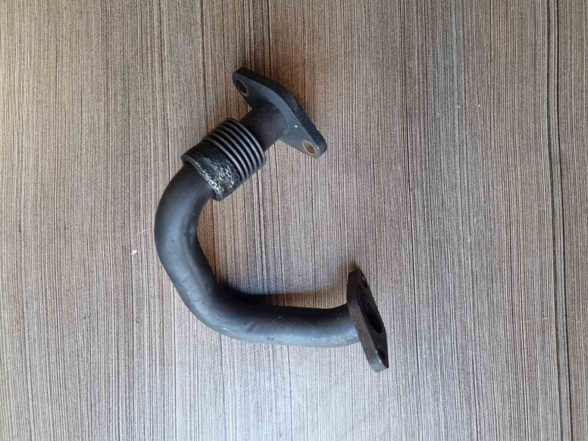 Volkswagen Golf 5 EGR pipe VW GOLF V (1K) (2003-2009) EGR pipe 03G131521R
...