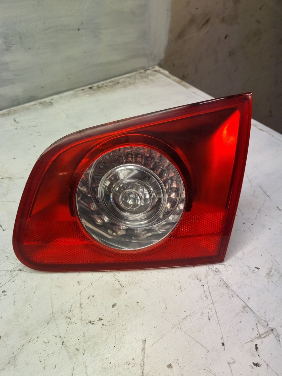 Volkswagen Passat Inner tail light, right VW PASSAT B6 (3C) (2005-2010) Inner tail light,...