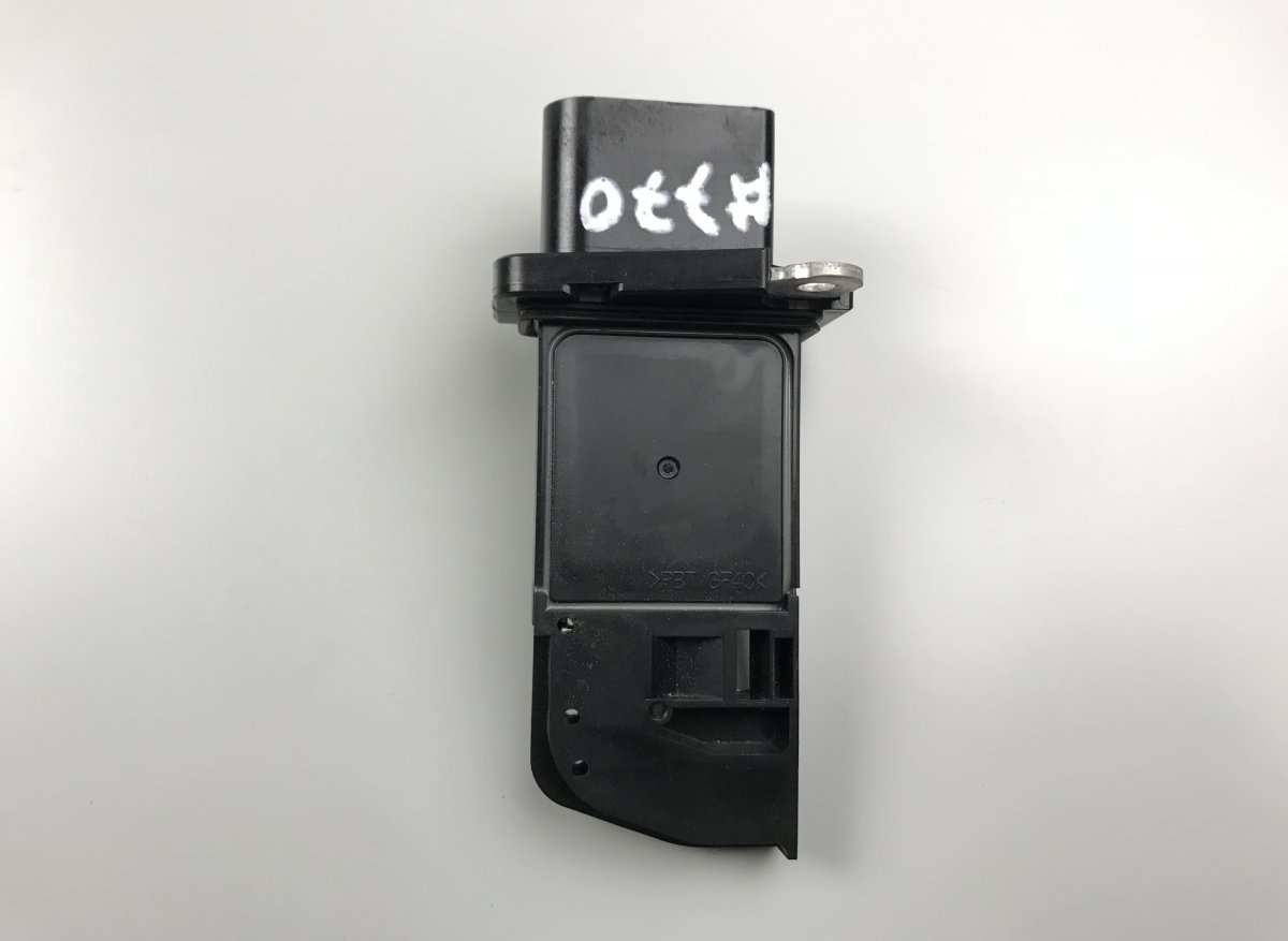 Volkswagen Passat Mass Air-Flow Sensor VW PASSAT B6 (3C) (2005-2010) Mass Air-Flow Sen...