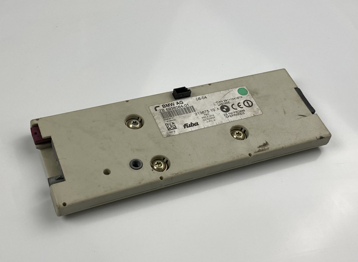 BMW 7 (E65 / E66 / E67 / E68) Aerial amplifier / control unit BMW 7 (E65, E66) (2001-2009) Aerial amplifier /...