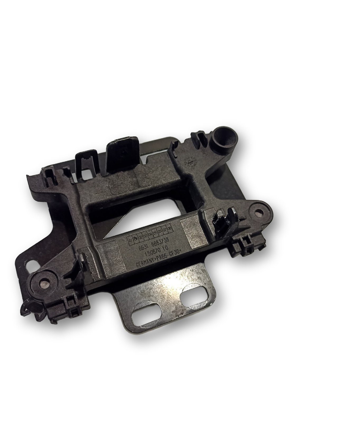 BMW 1 (F40) Distronic sensor bracket
