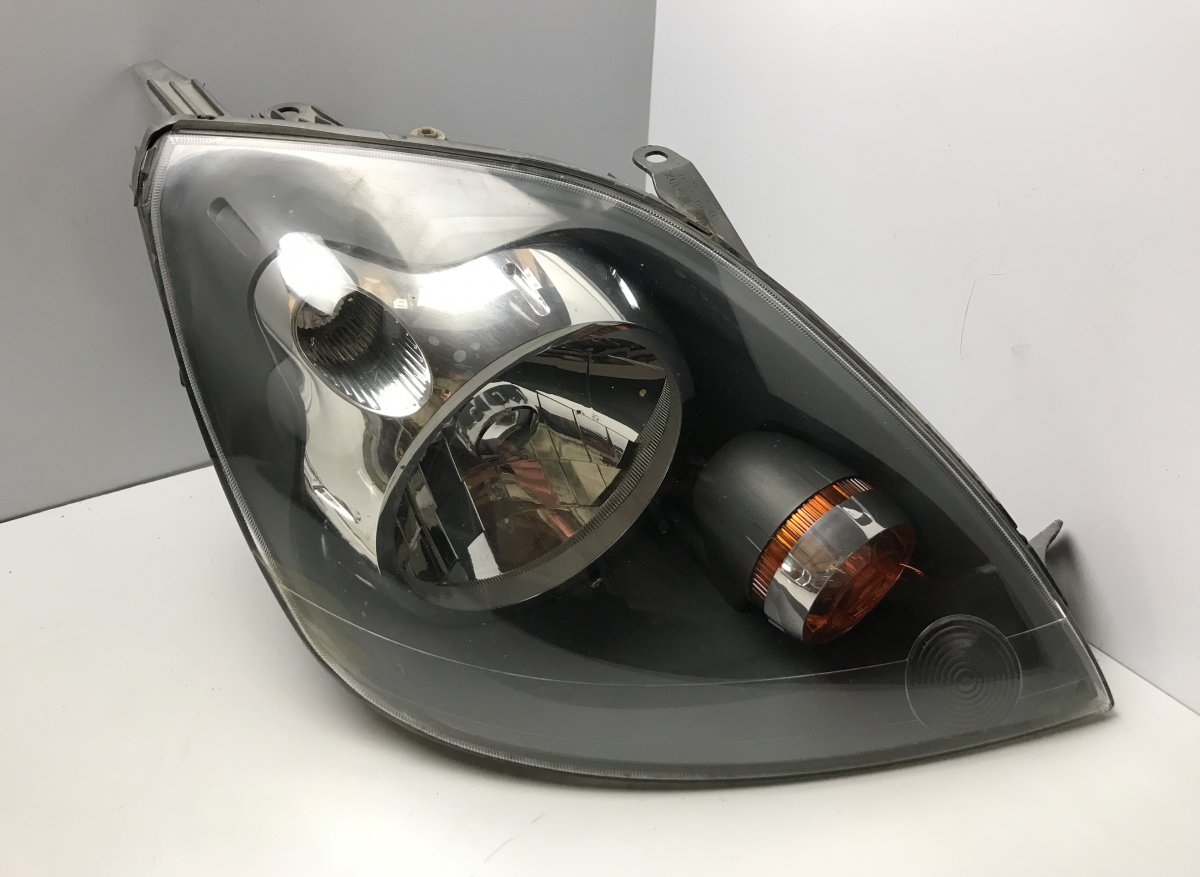 Ford Fiesta Right headlight Right headlight — FORD FIESTA V (2001-2008) — 6...