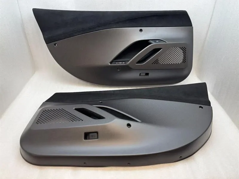 Front Left Door Trim Panel Brand/Model: FERRARI 296
Year: 2026

Front left...